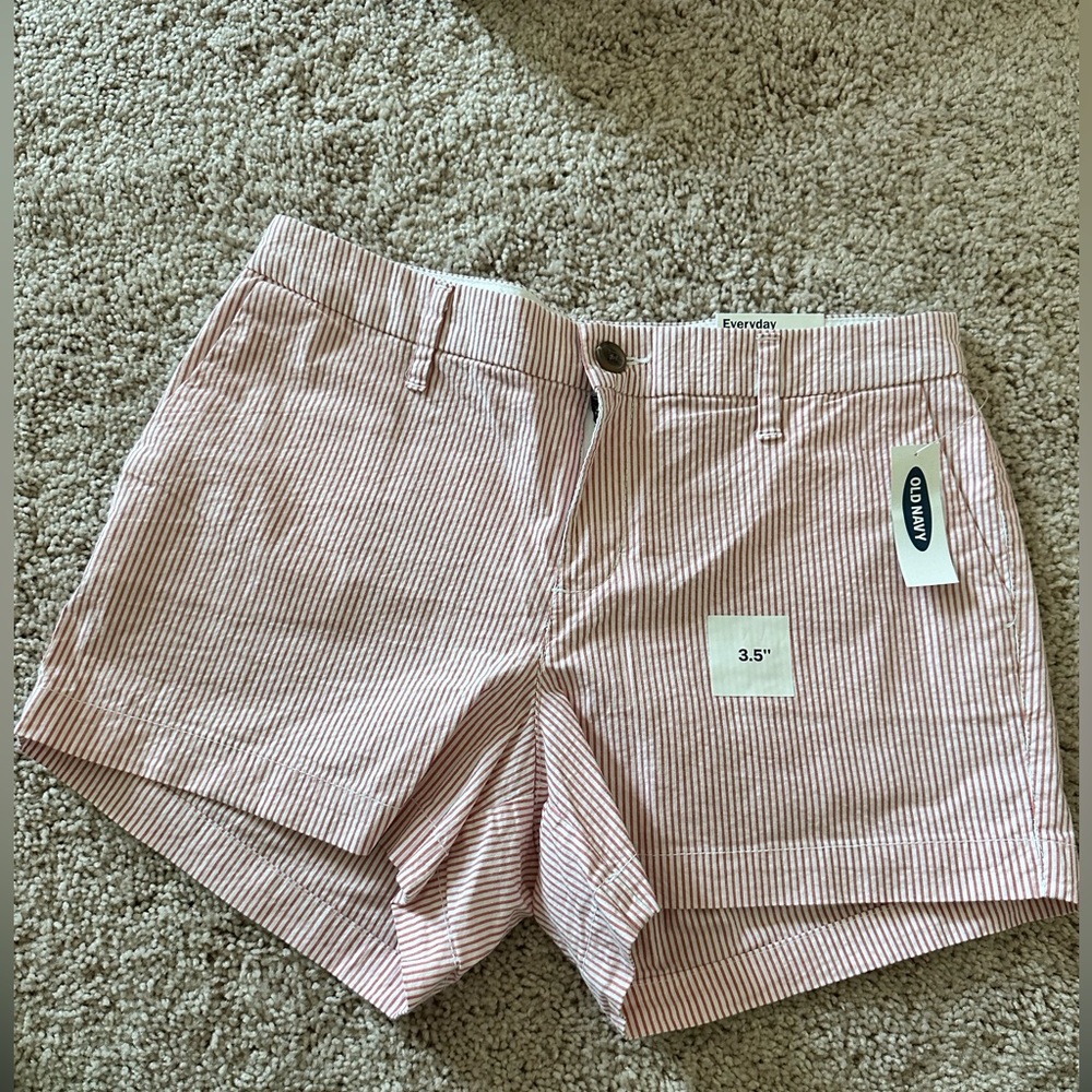 NWT old navy size 4 everyday short 3” red stripe